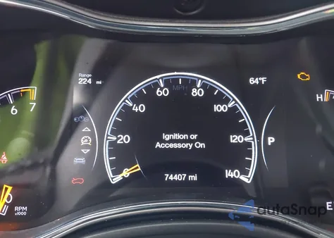 2021 Jeep Grand Cherokee Laredo X 4X4 z USA, uszkodzony, nr VIN 1C4RJFAG9MC581456